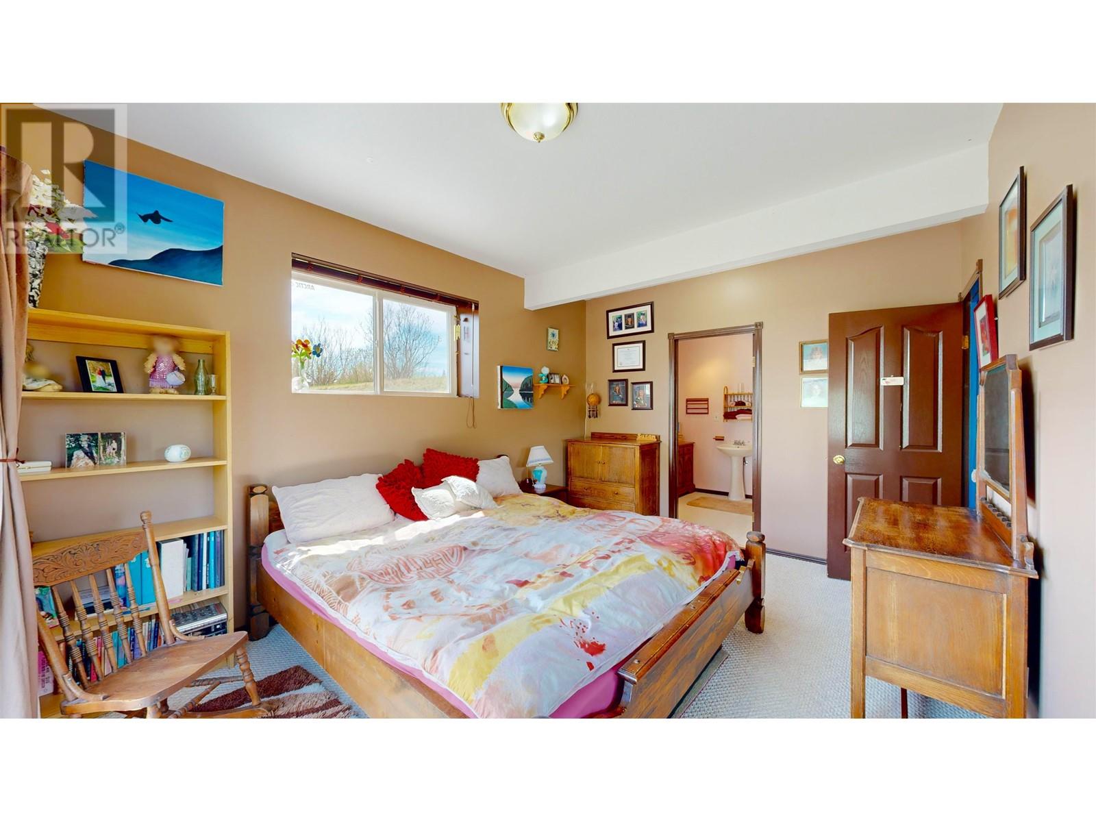 4221 LODGE ROAD, Lac La Hache