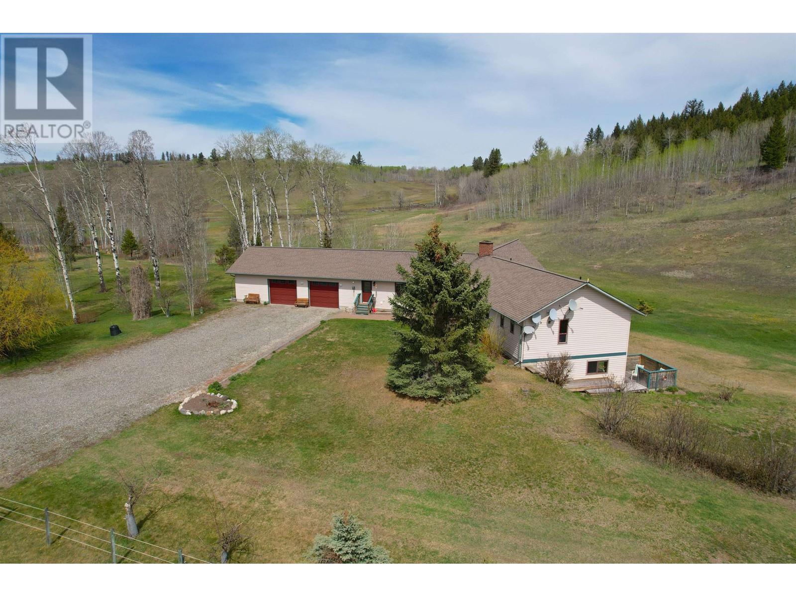 4221 LODGE ROAD, Lac La Hache