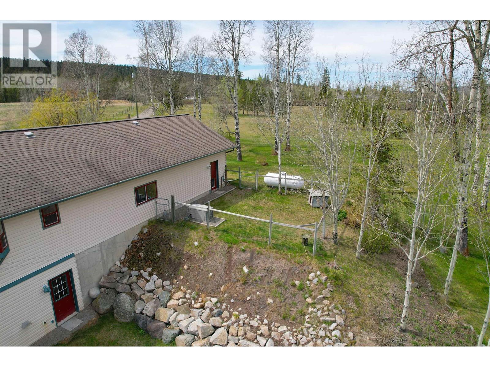 4221 LODGE ROAD, Lac La Hache