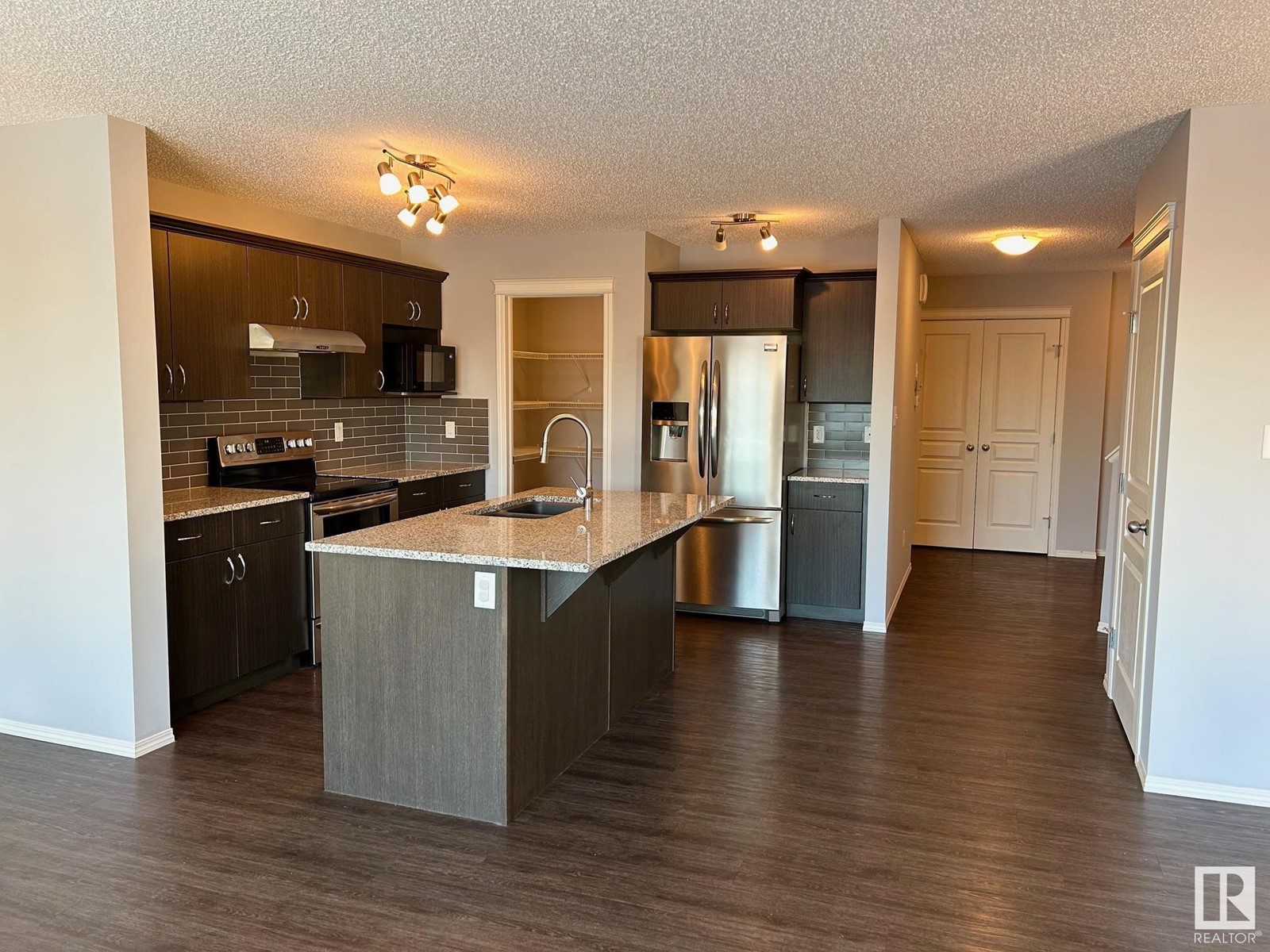 17043 38 ST NW, Edmonton