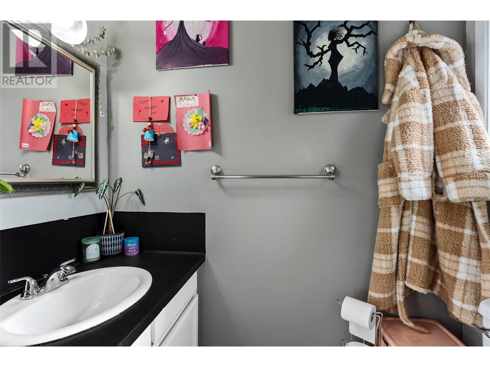813 MCQUEEN Drive, Kamloops