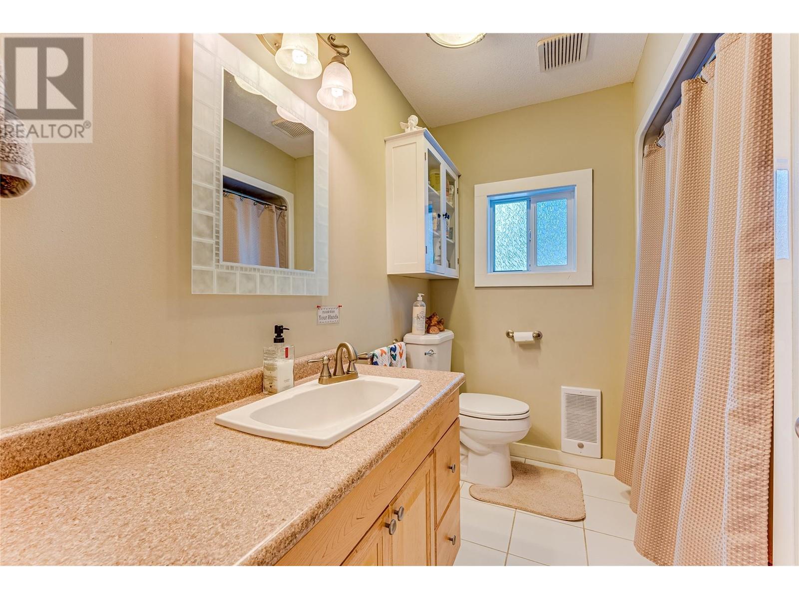  409 Hummingbird Avenue, Vernon
