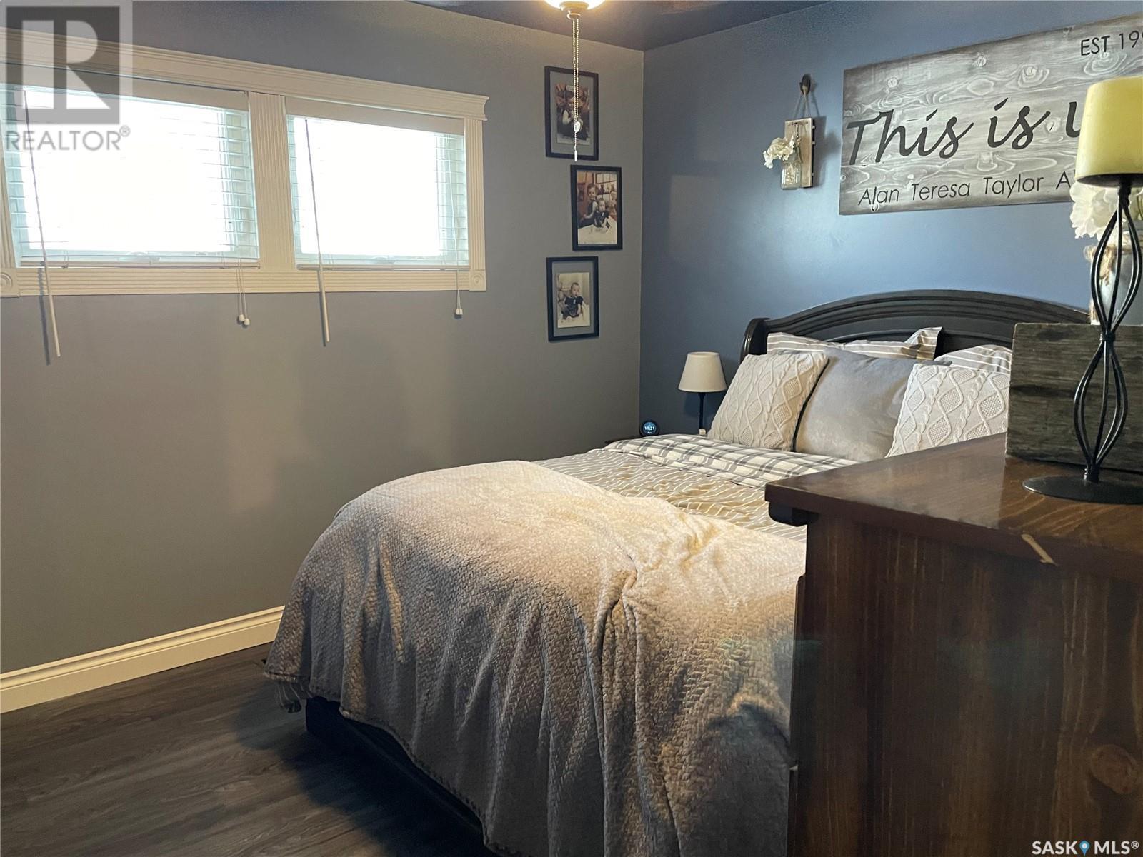 Photo 15 of 207 Dominion Road, Assiniboia SK