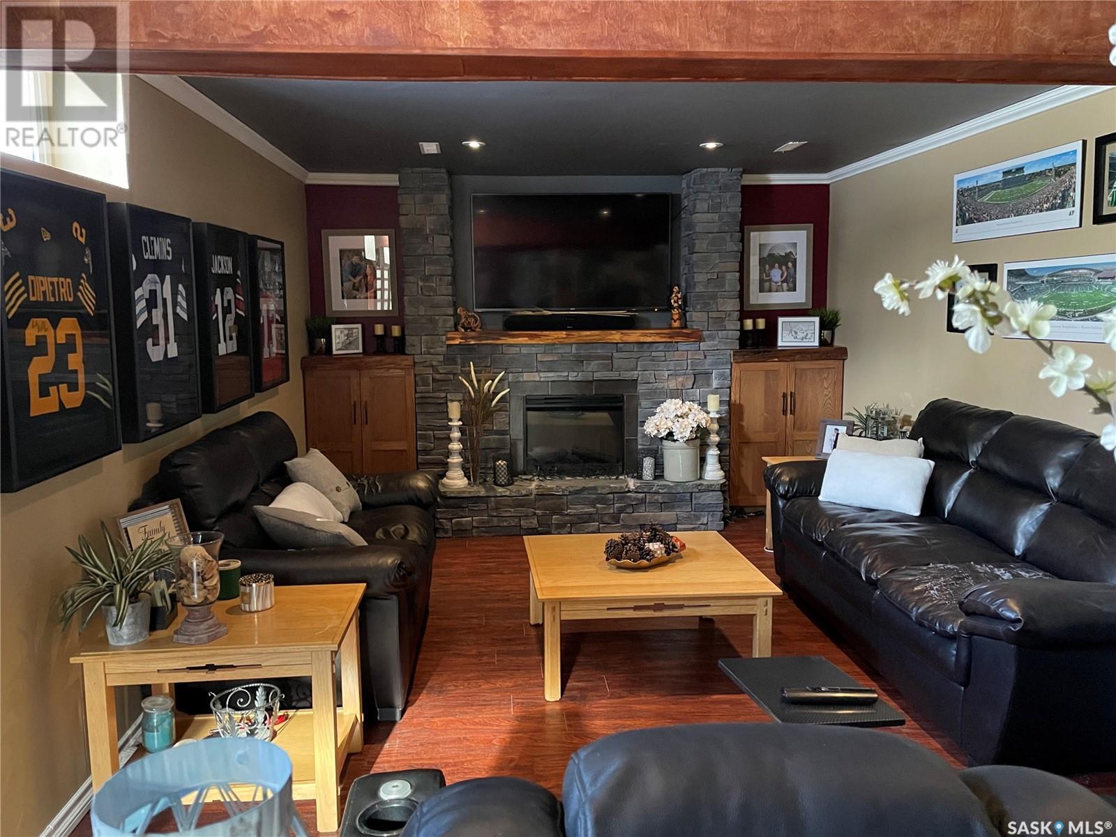 Photo 21 of 207 Dominion Road, Assiniboia SK