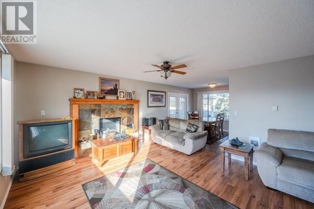  1555 Carmi Avenue, Penticton