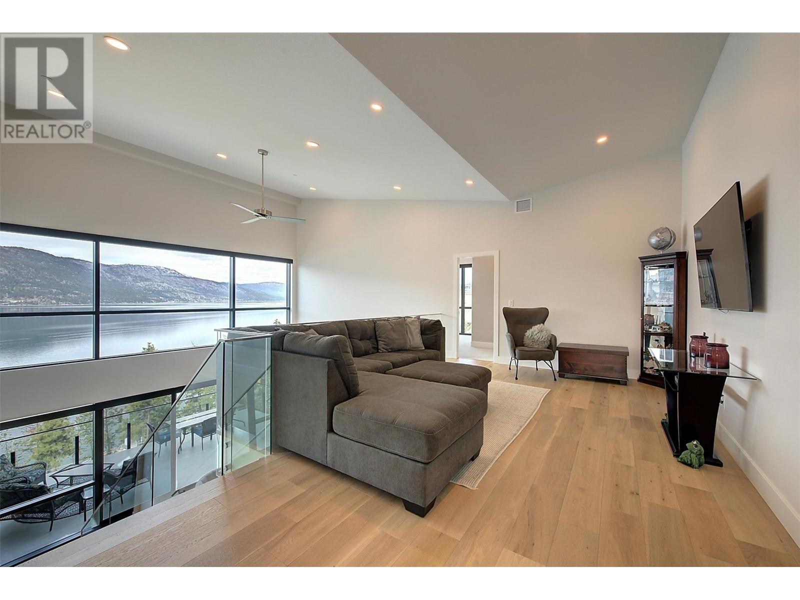 401 3475 Granite Close, Kelowna