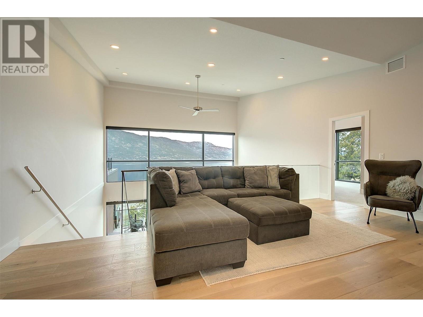 401 3475 Granite Close, Kelowna