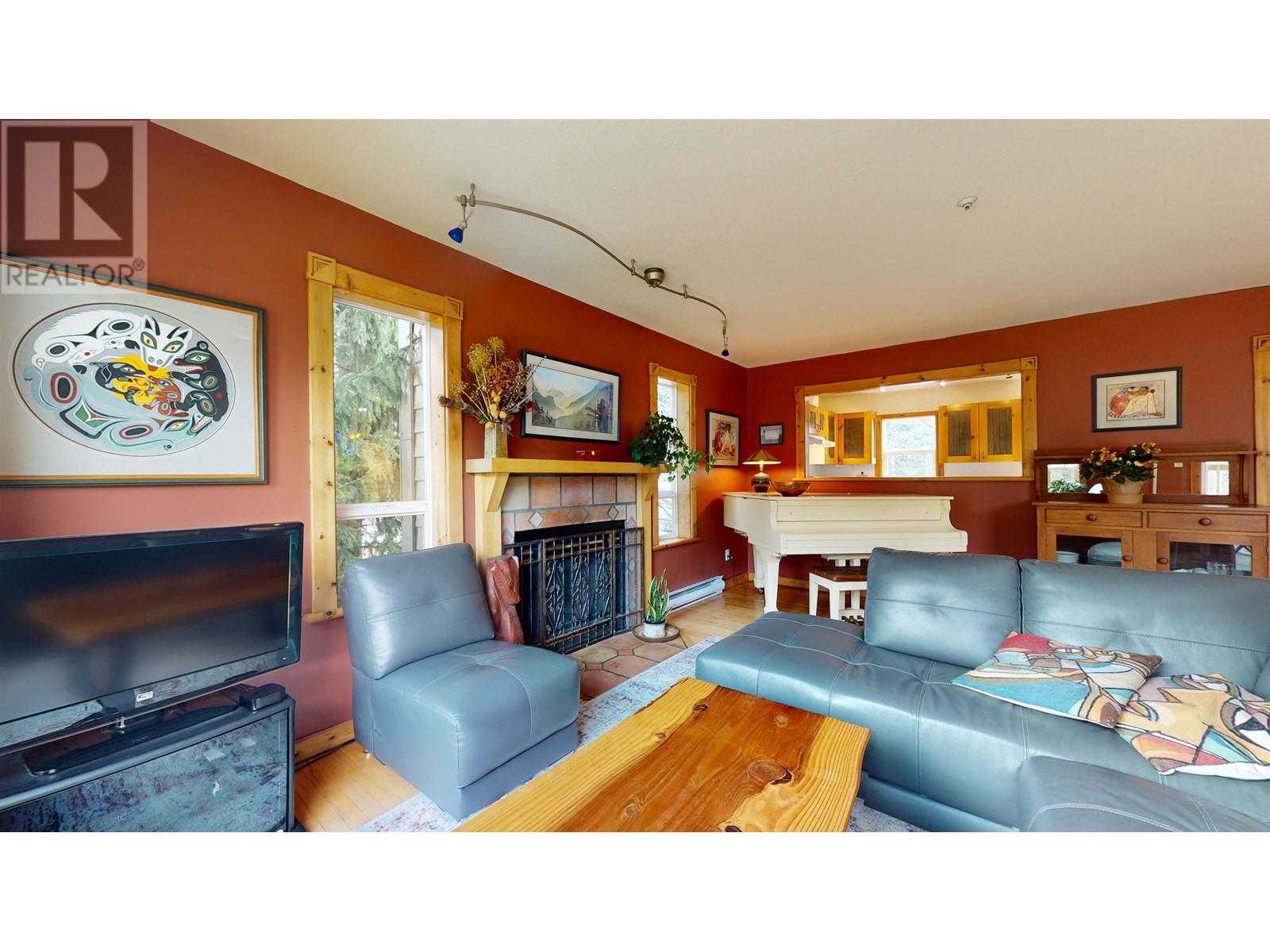 1 1400 PARK STREET, Pemberton