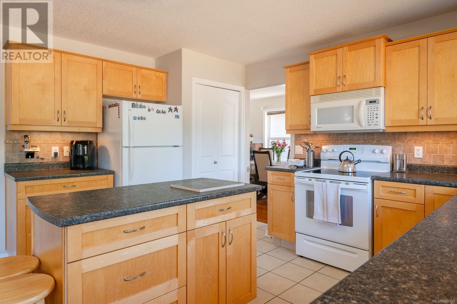 5575 Woodland Cres E, Port Alberni real estate listing 988399