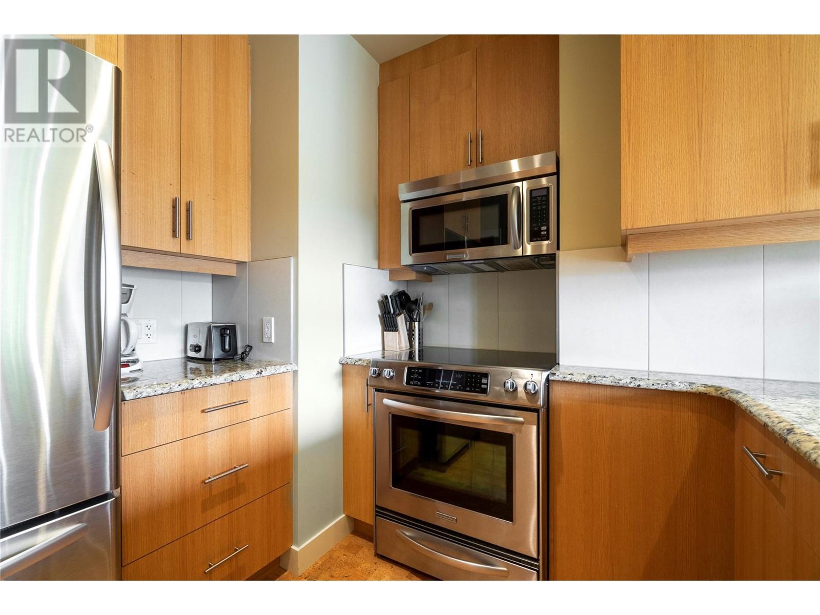 401 326 Mara Lake Lane, Sicamous