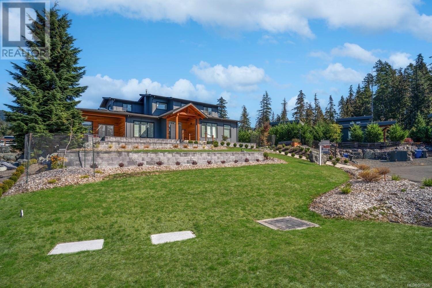 7337 Lakefront Pl, Lake Cowichan