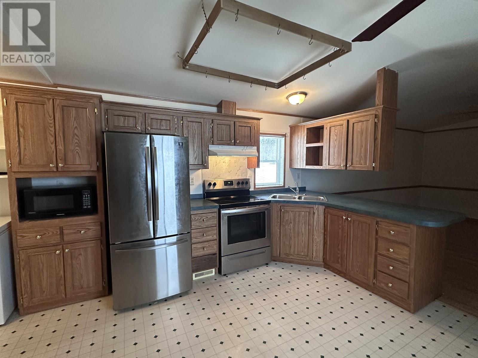 16 5701 AIRPORT DRIVE, Fort Nelson