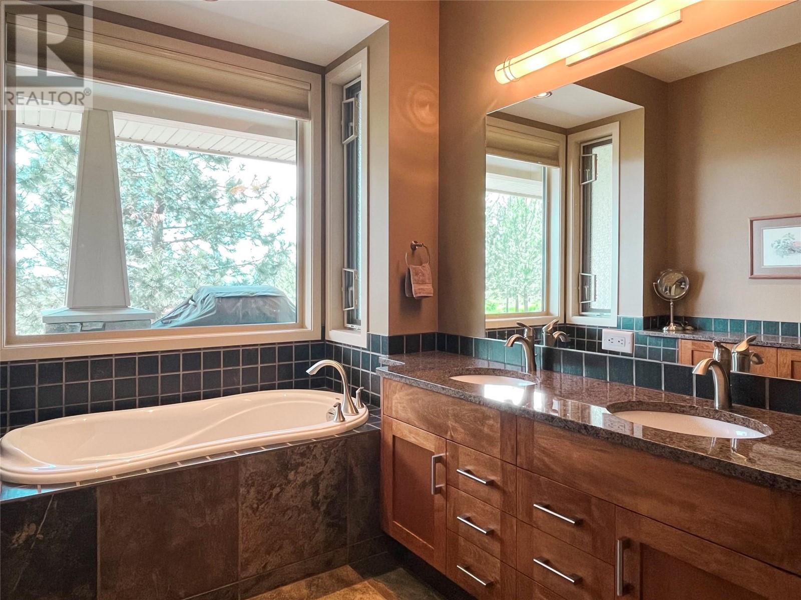 100 Maguire Place, Osoyoos