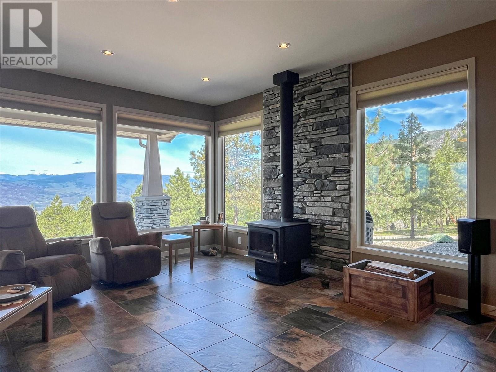 100 Maguire Place, Osoyoos