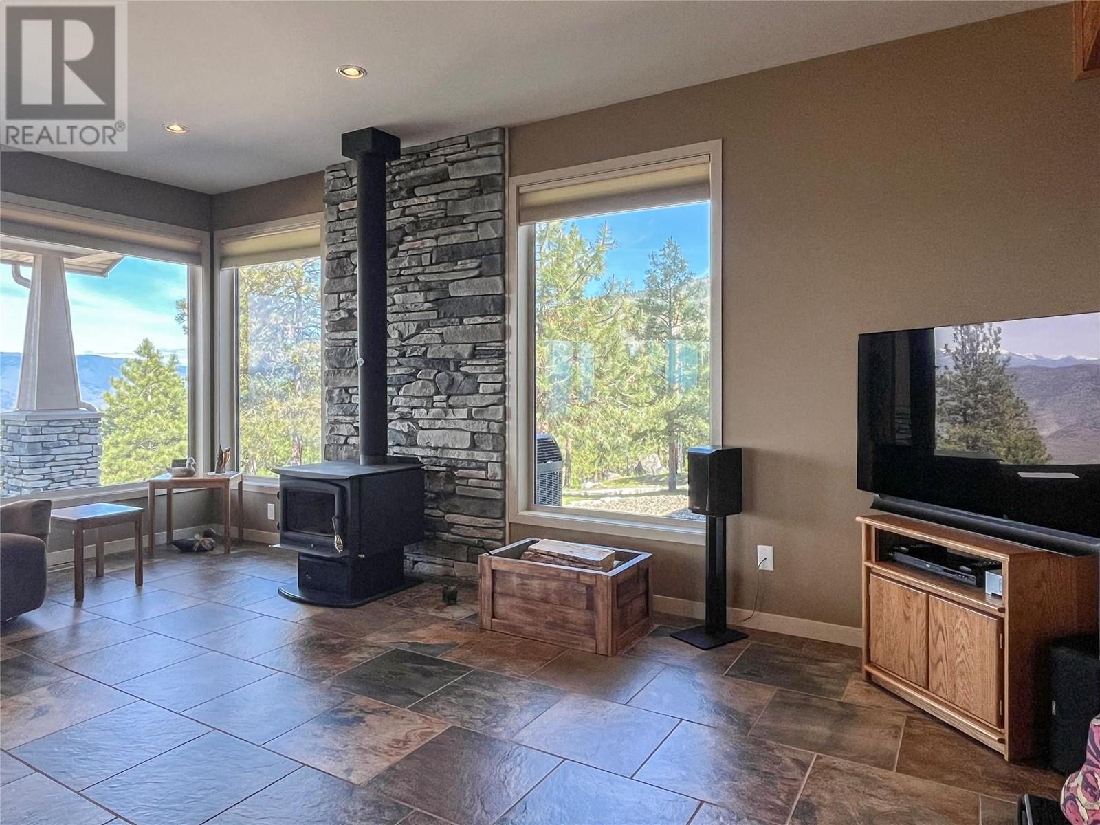 100 Maguire Place, Osoyoos