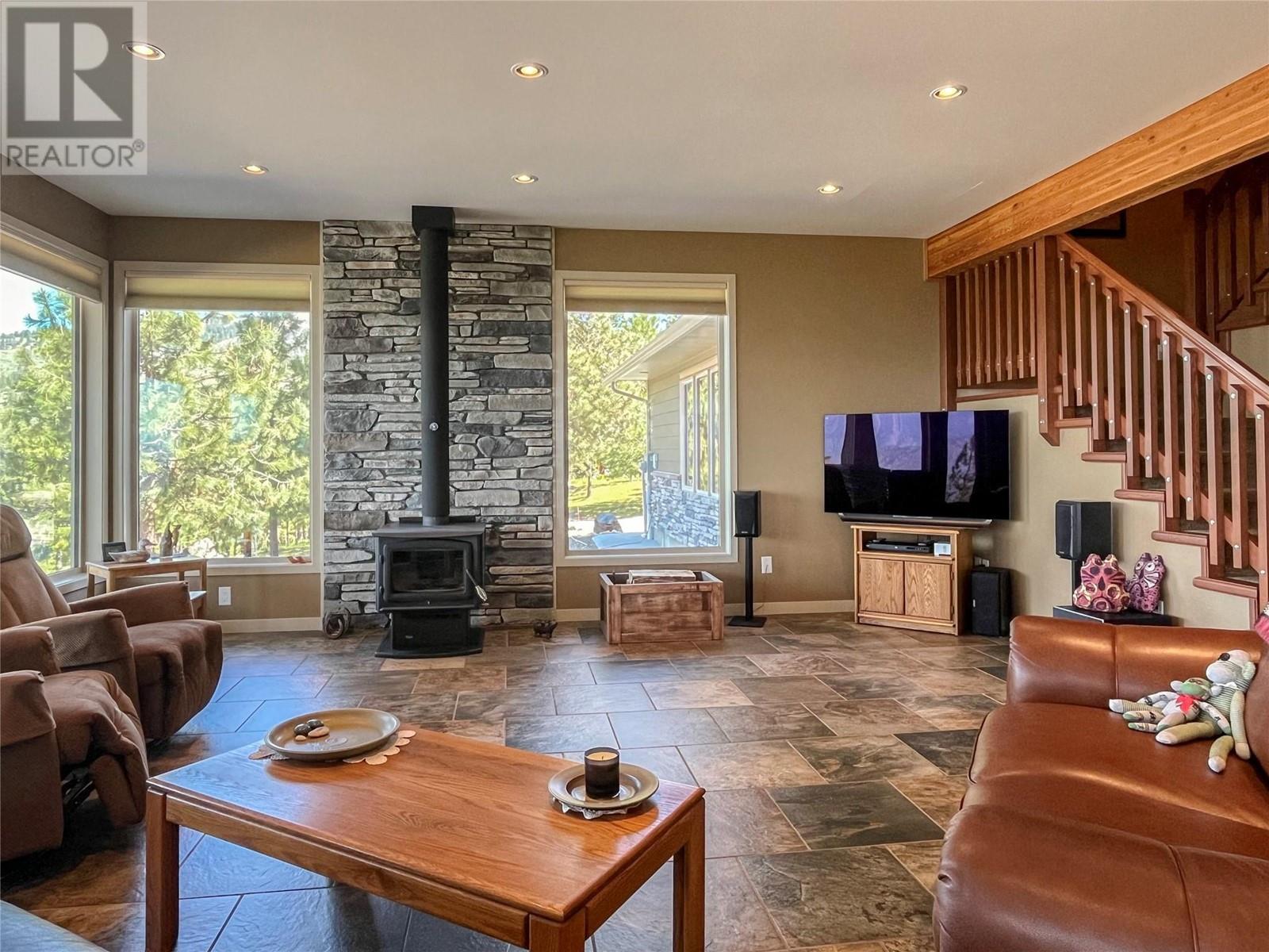 100 Maguire Place, Osoyoos