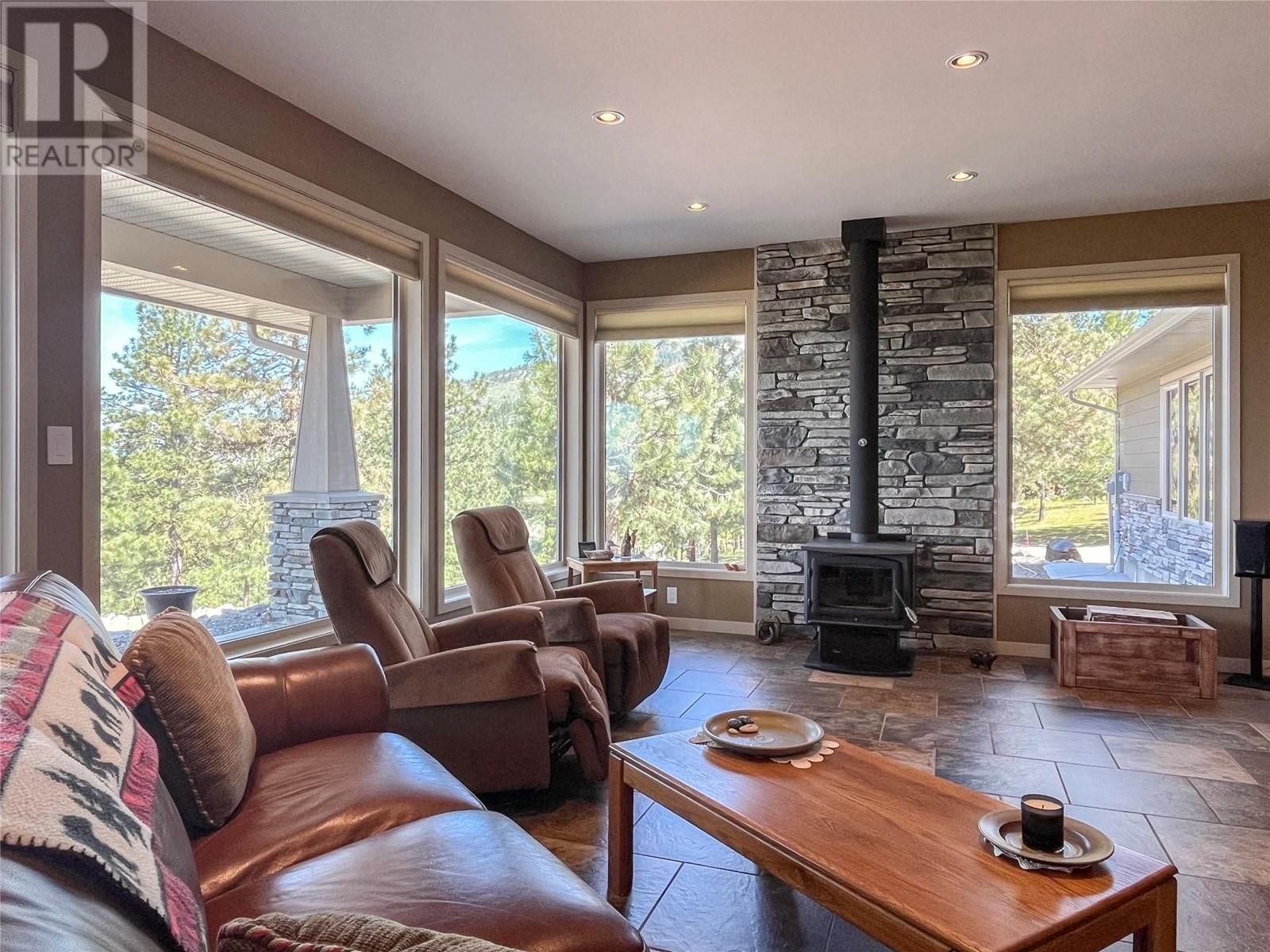 100 Maguire Place, Osoyoos