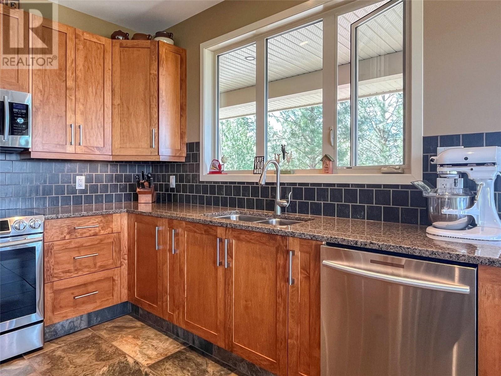 100 Maguire Place, Osoyoos