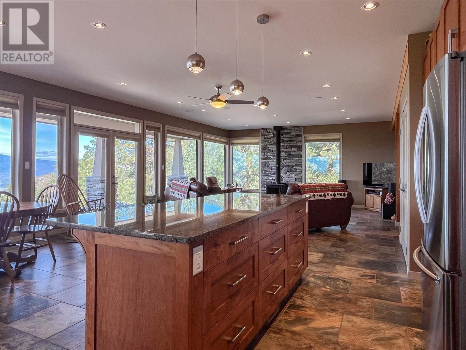 100 Maguire Place, Osoyoos