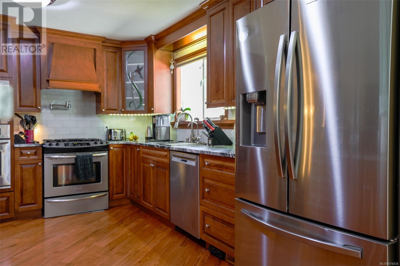 5953 Stuart Ave, Port Alberni real estate listing 974834