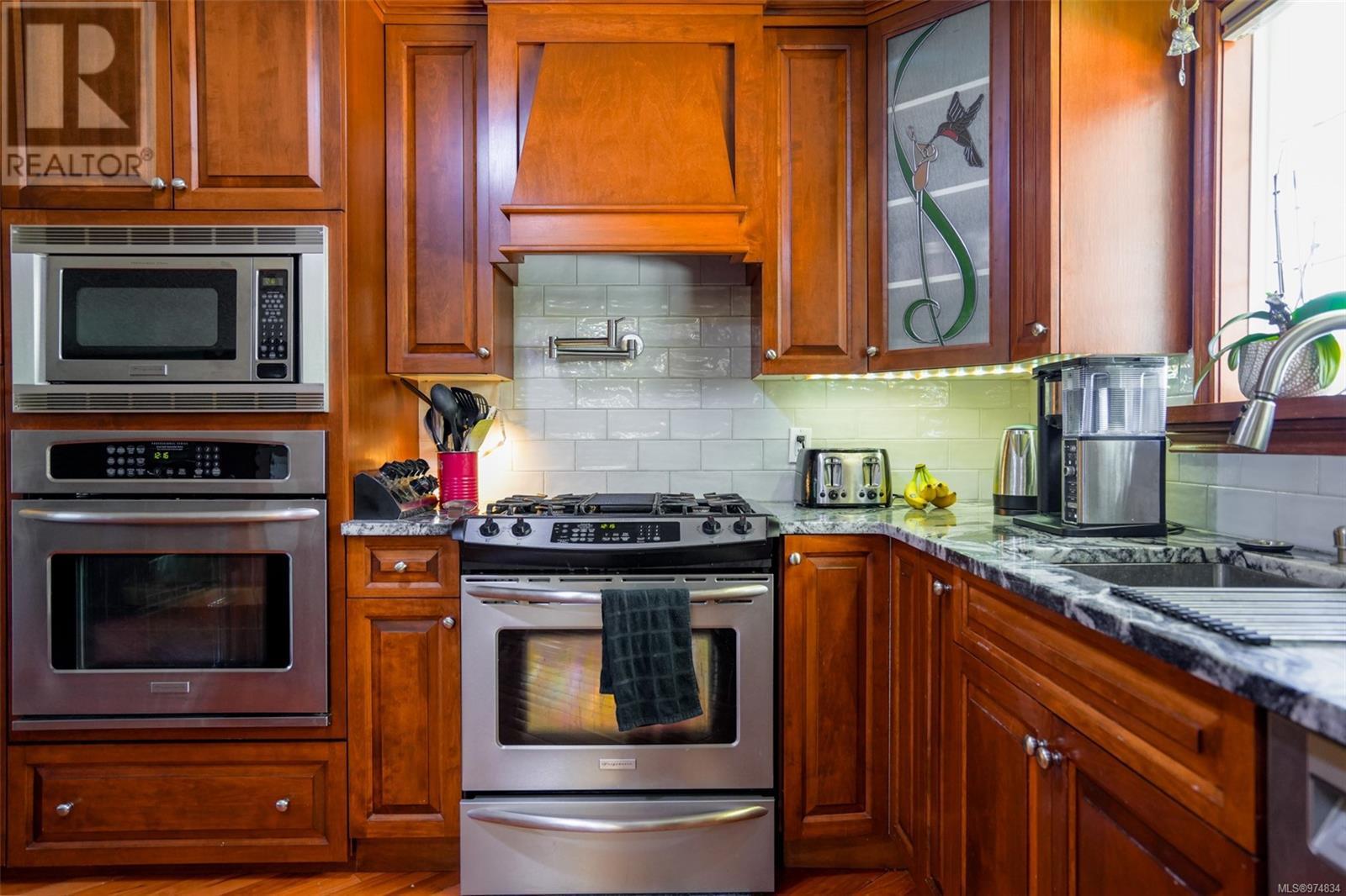 5953 Stuart Ave, Port Alberni real estate listing 974834