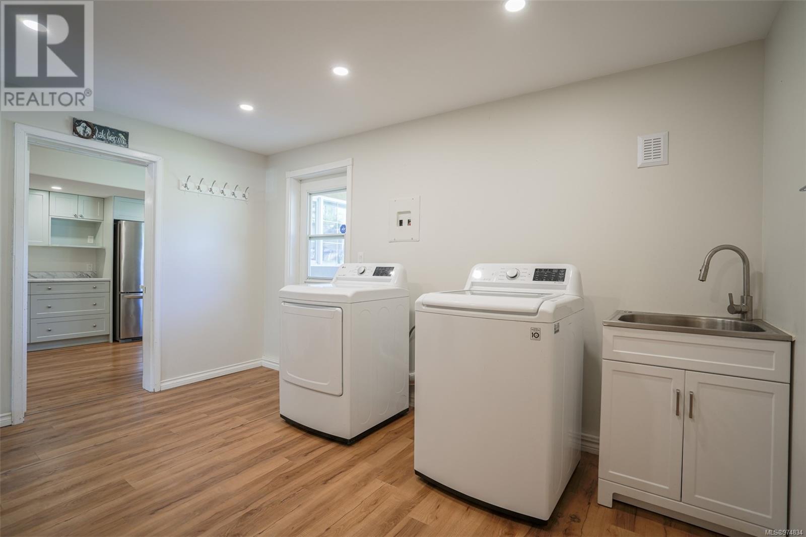 5953 Stuart Ave, Port Alberni real estate listing 974834