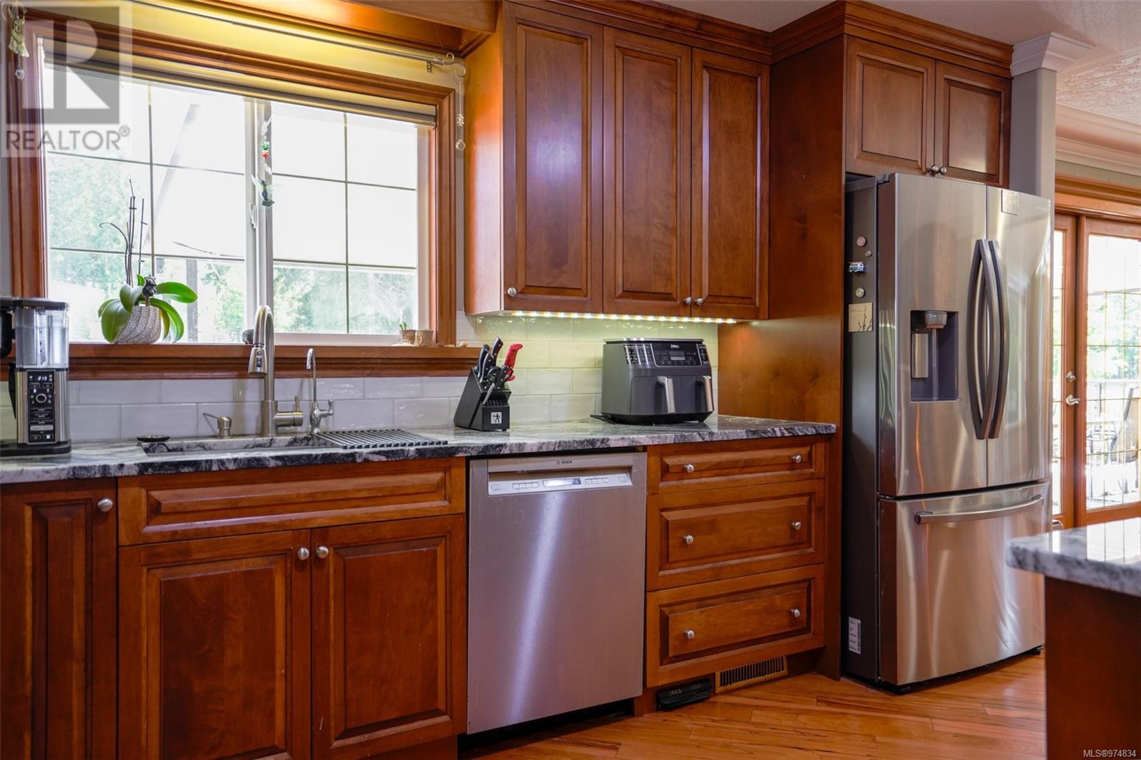 5953 Stuart Ave, Port Alberni real estate listing 974834