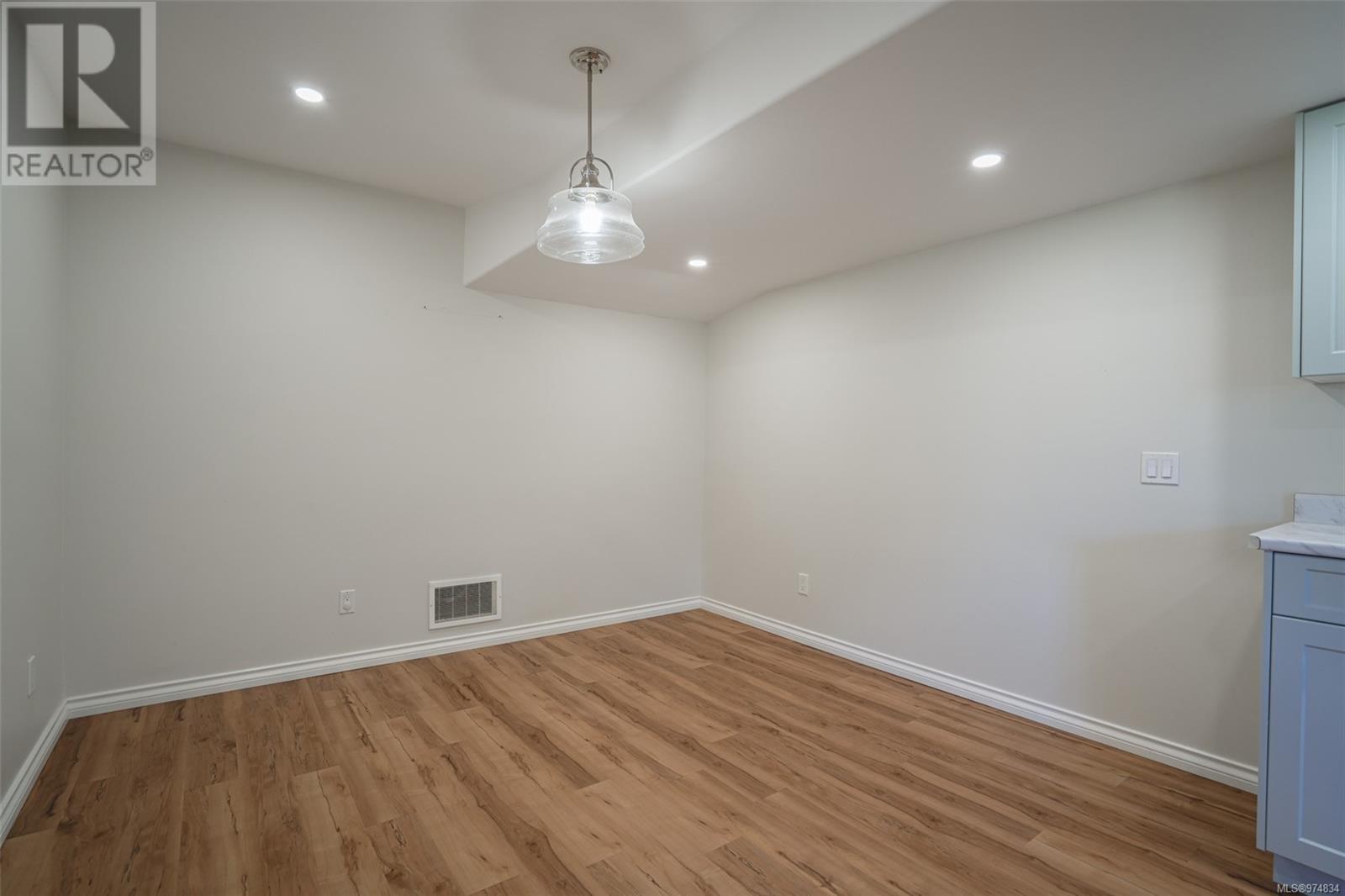 5953 Stuart Ave, Port Alberni real estate listing 974834