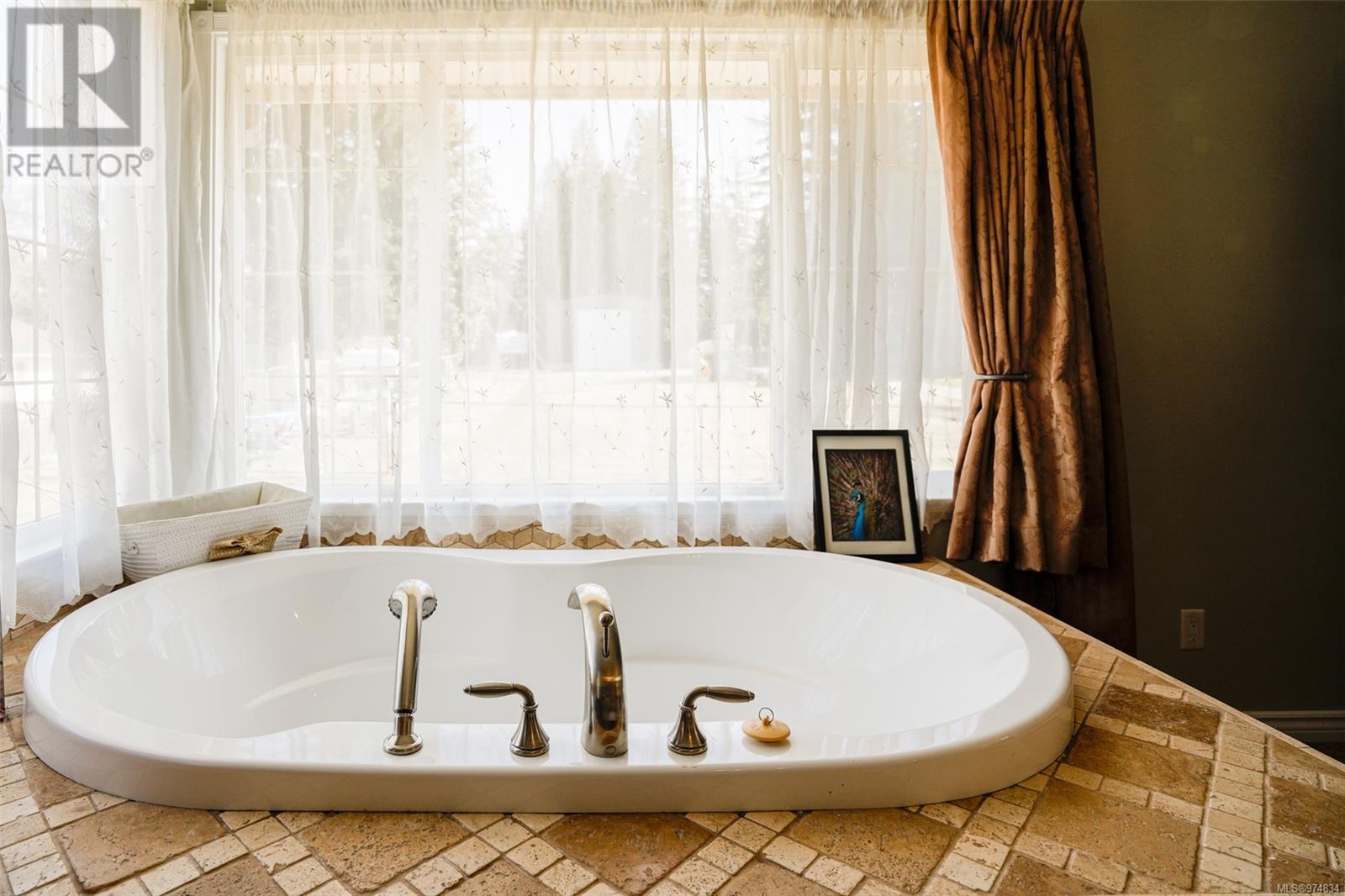 5953 Stuart Ave, Port Alberni real estate listing 974834