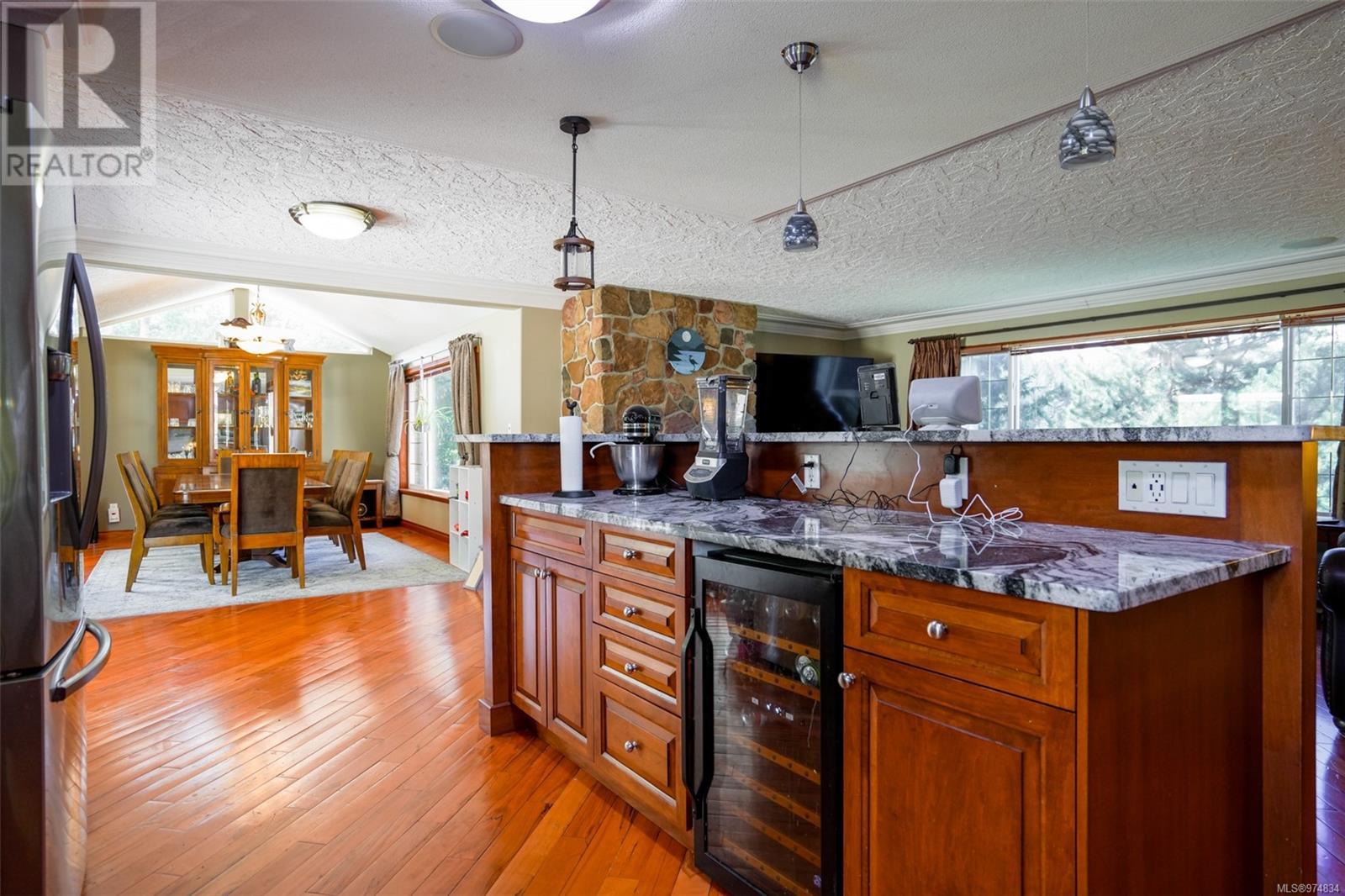 5953 Stuart Ave, Port Alberni real estate listing 974834