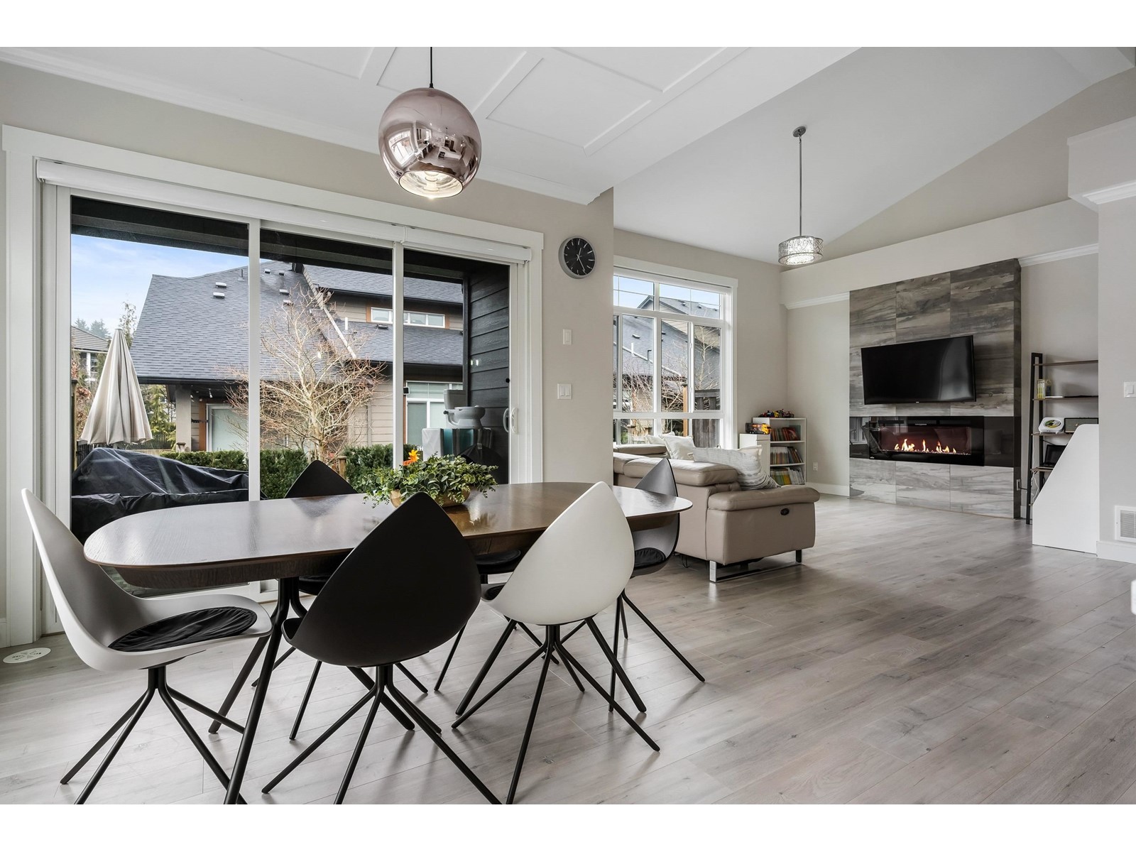 90 17033 FRASER HIGHWAY, Surrey