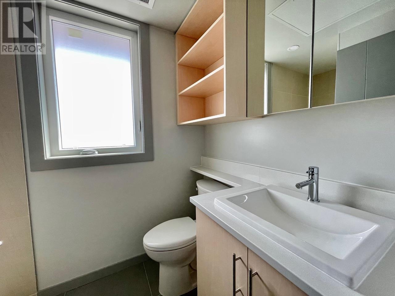 #102 345 DOUGALL ROAD N - Image 8
