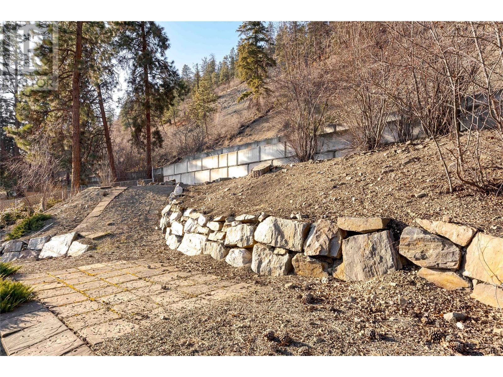  2218 Omineca Place, Kelowna