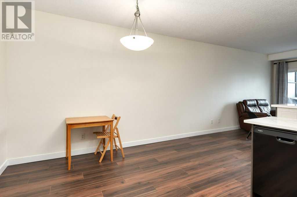 Single Family House Low rise for Sale in   A Street SW Bankview Calgary 