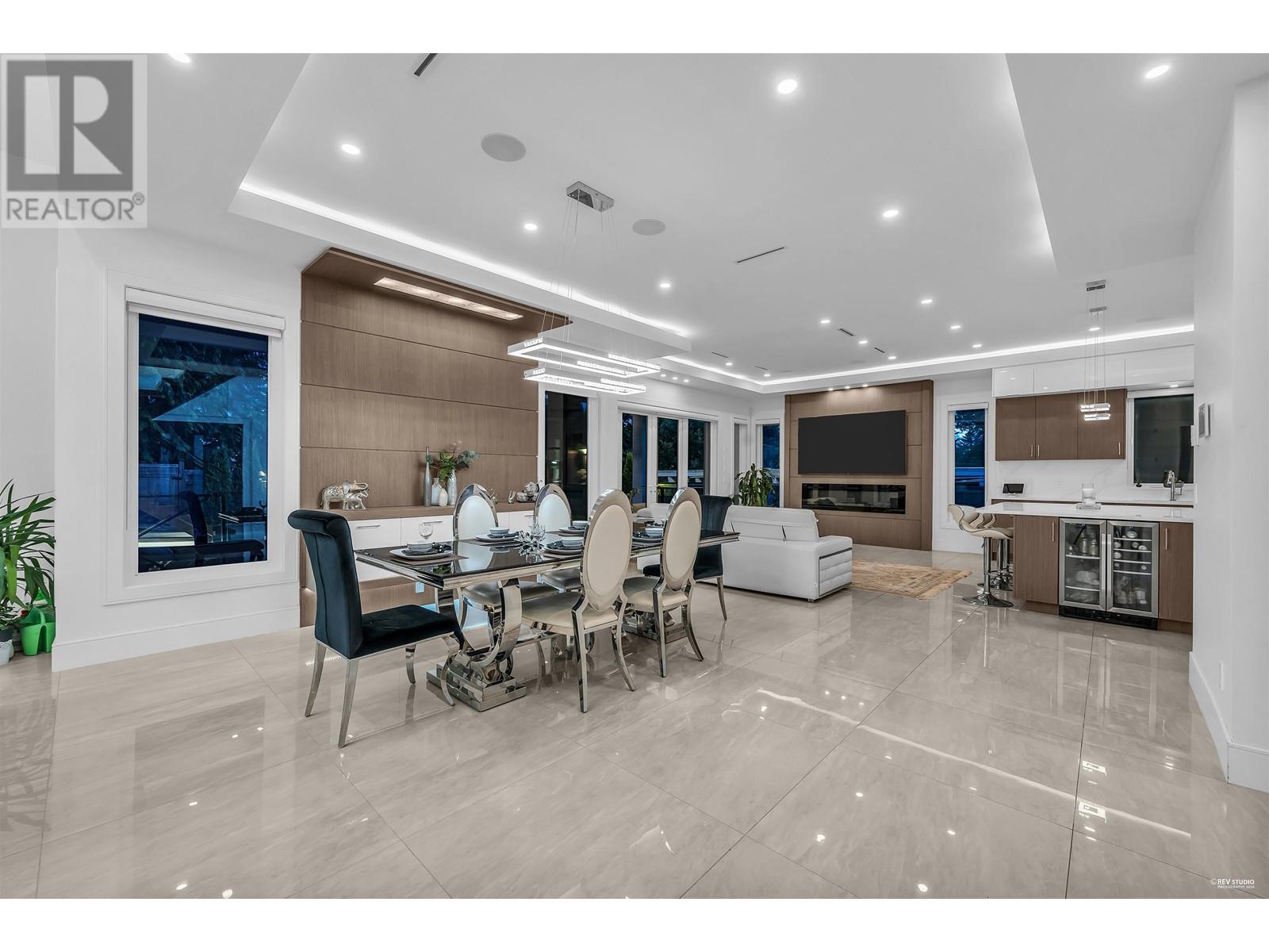 929 CANYON BOULEVARD, North Vancouver
