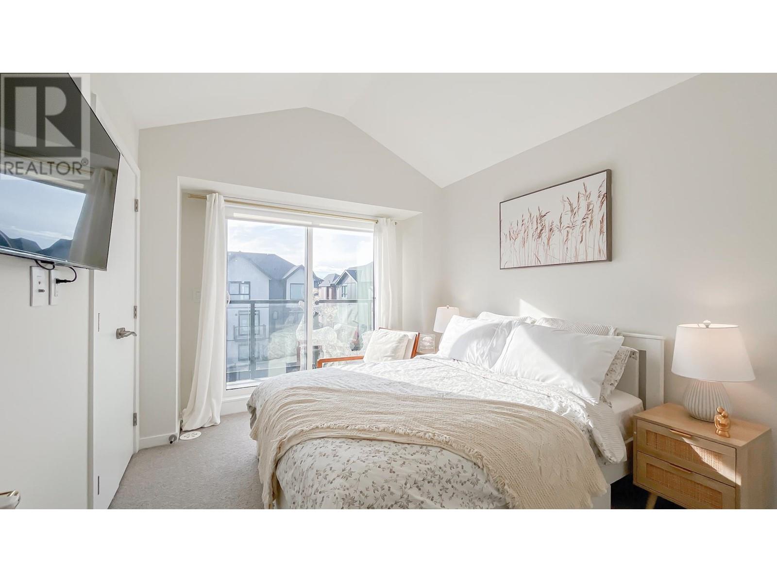Photo 13 of 215 4738 Hemlock Way, Tsawwassen BC