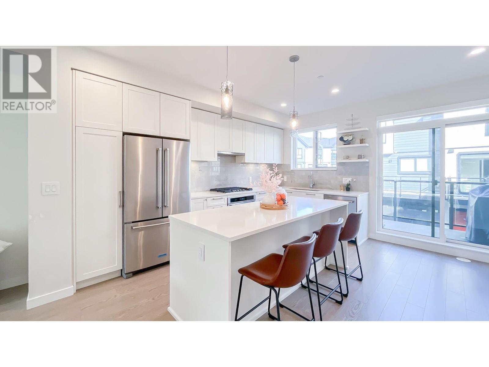 Photo 6 of 215 4738 Hemlock Way, Tsawwassen BC