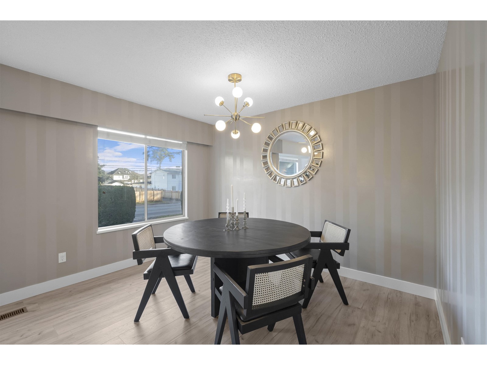 Photo 8 of 8941 132 Street, Surrey BC