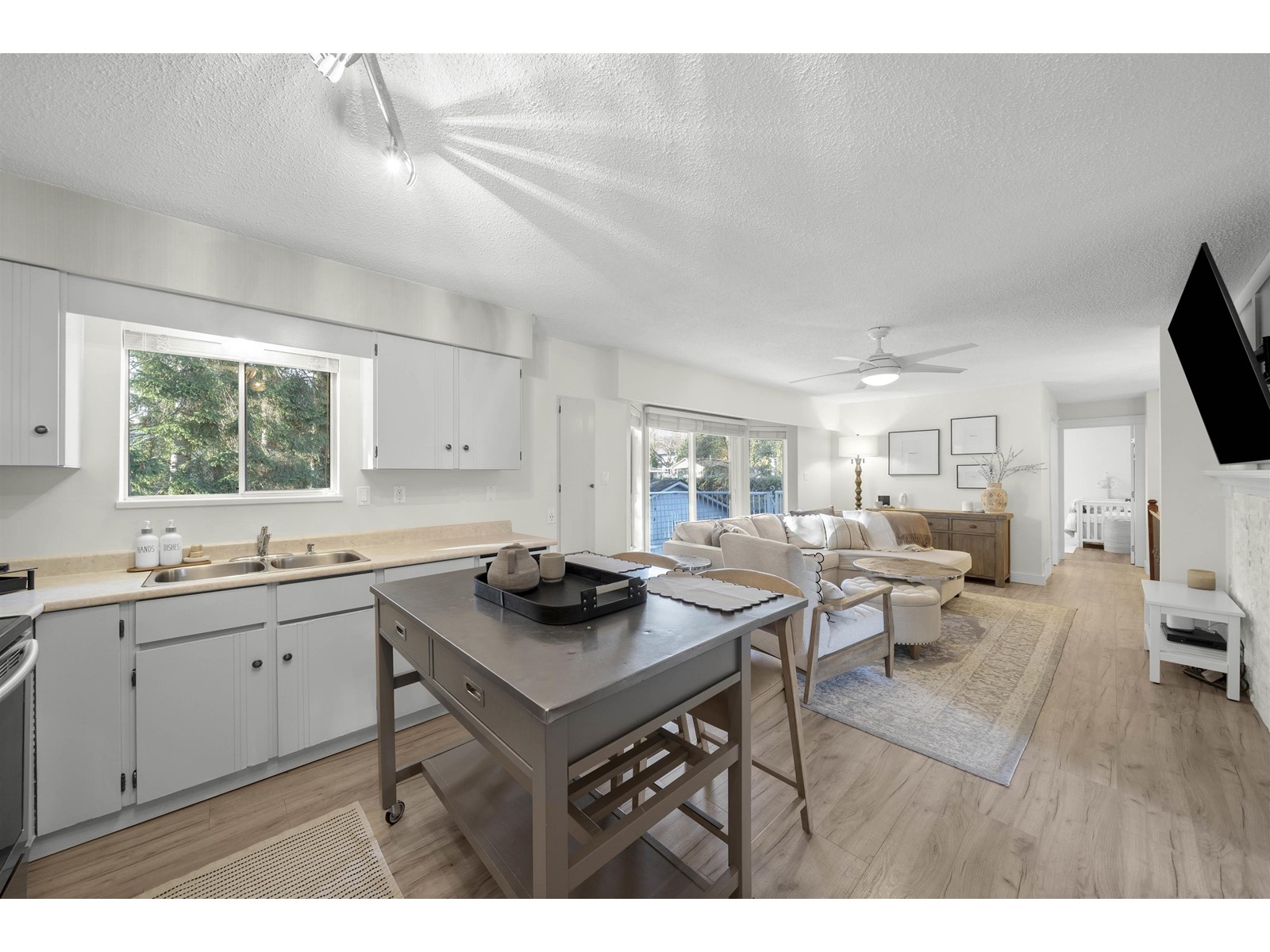 Photo 9 of 8941 132 Street, Surrey BC