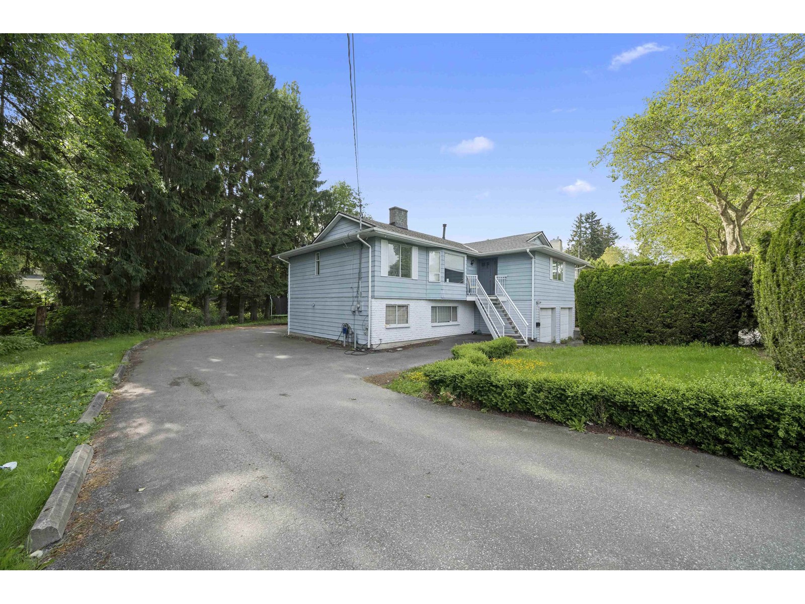 Photo 3 of 8941 132 Street, Surrey BC