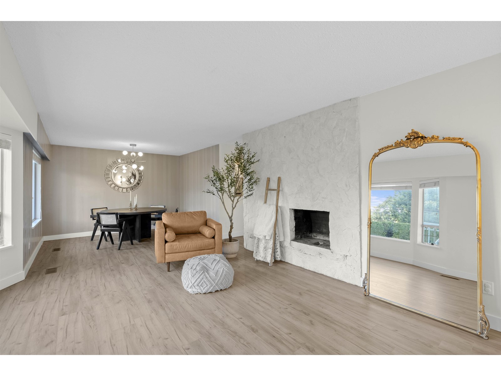Photo 5 of 8941 132 Street, Surrey BC