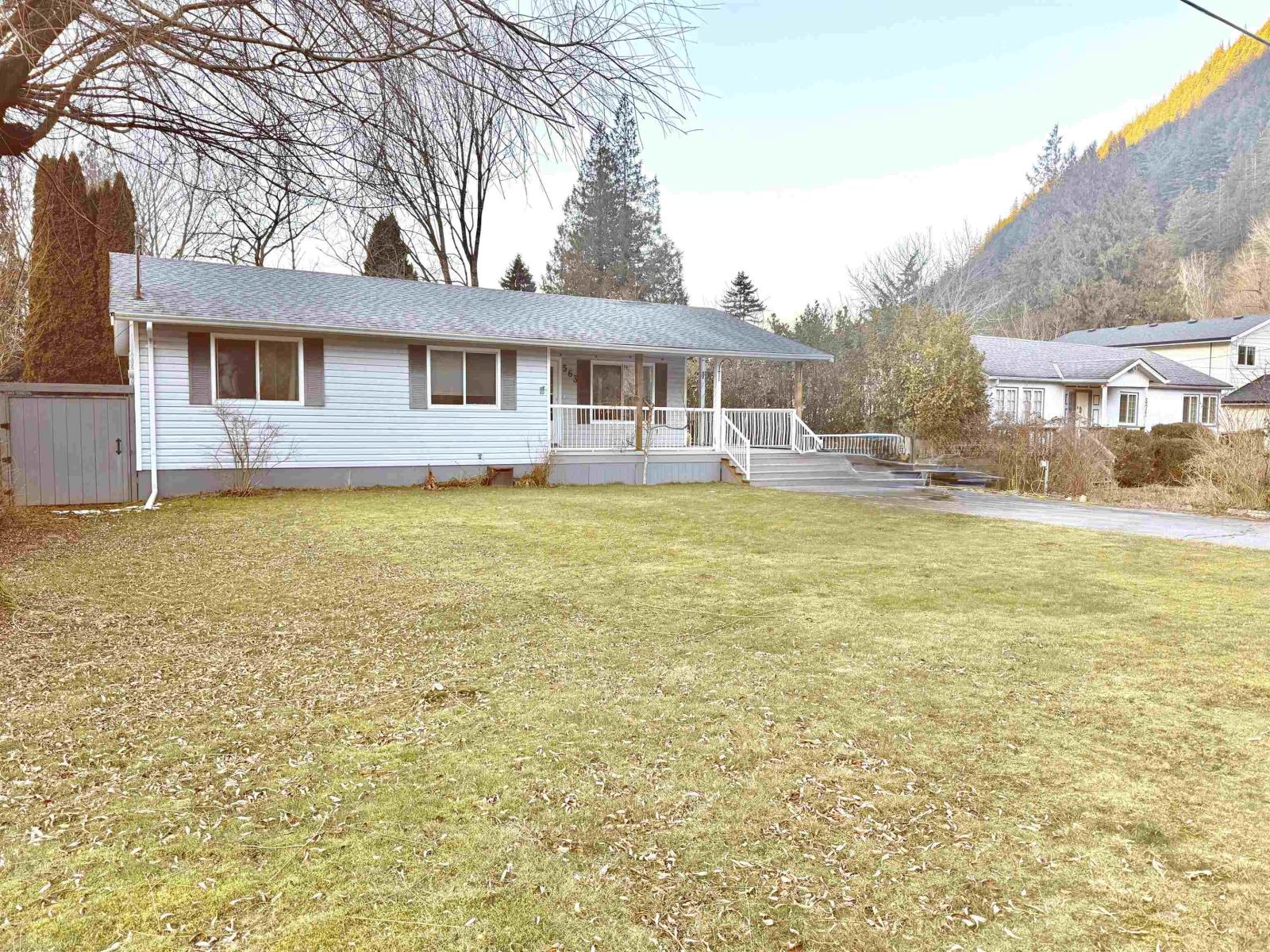 563 ECHO AVENUE, Harrison Hot Springs, Harrison Hot Springs