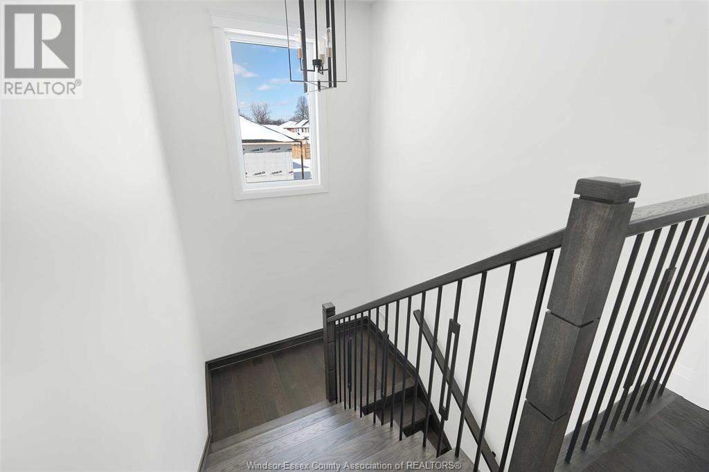 Photo 37 of 2490 Partington Avenue, Windsor ON