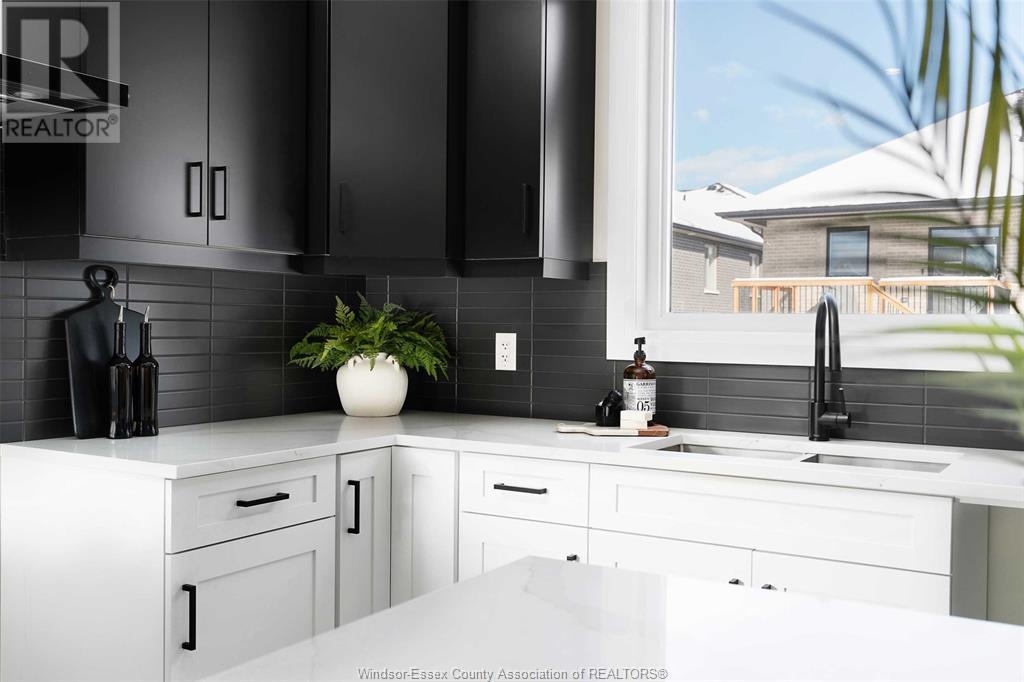 Photo 5 of 2490 Partington Avenue, Windsor ON