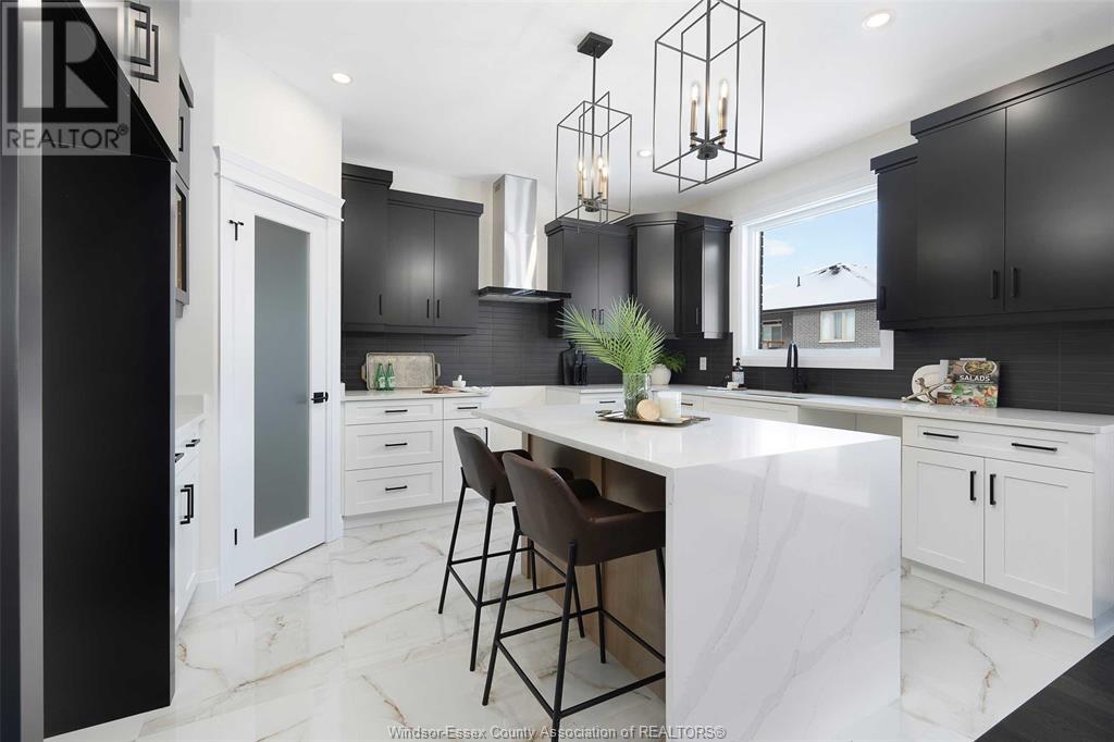 Photo 16 of 2490 Partington Avenue, Windsor ON