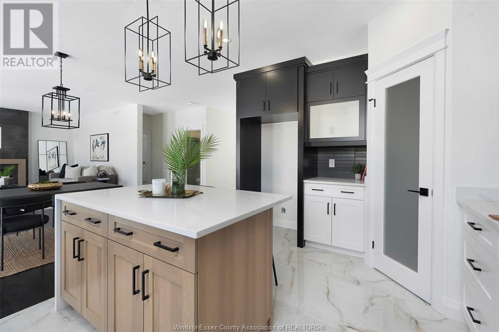 Photo 17 of 2490 Partington Avenue, Windsor ON