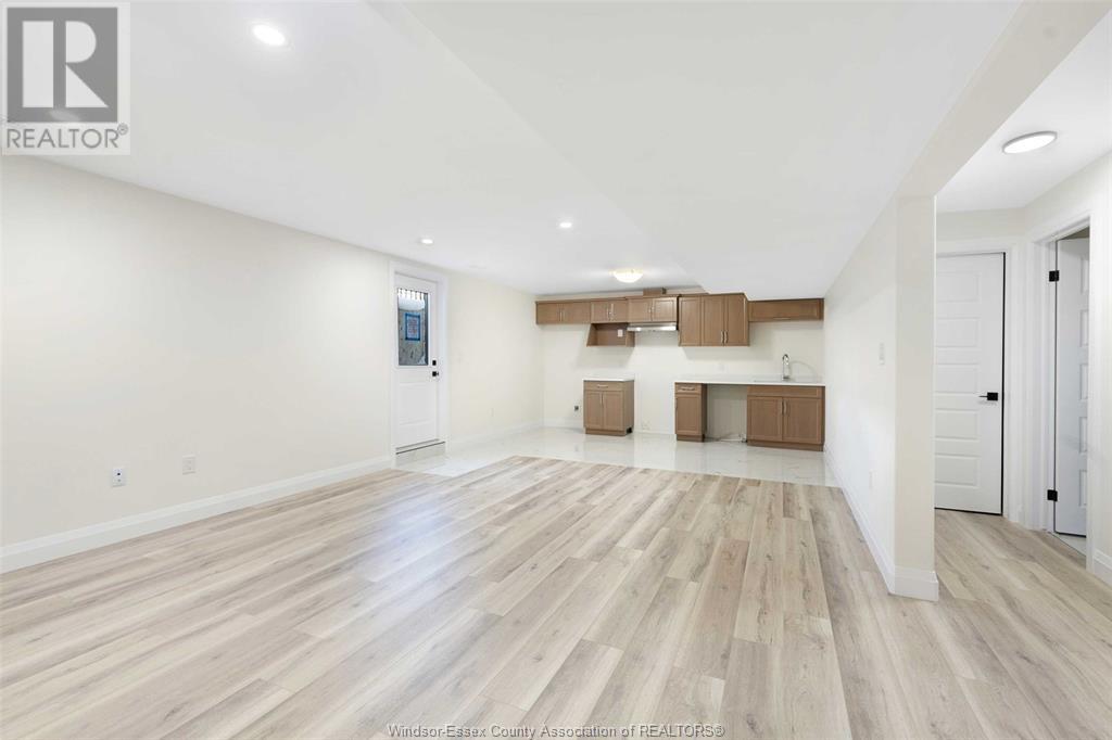 Photo 39 of 2490 Partington Avenue, Windsor ON