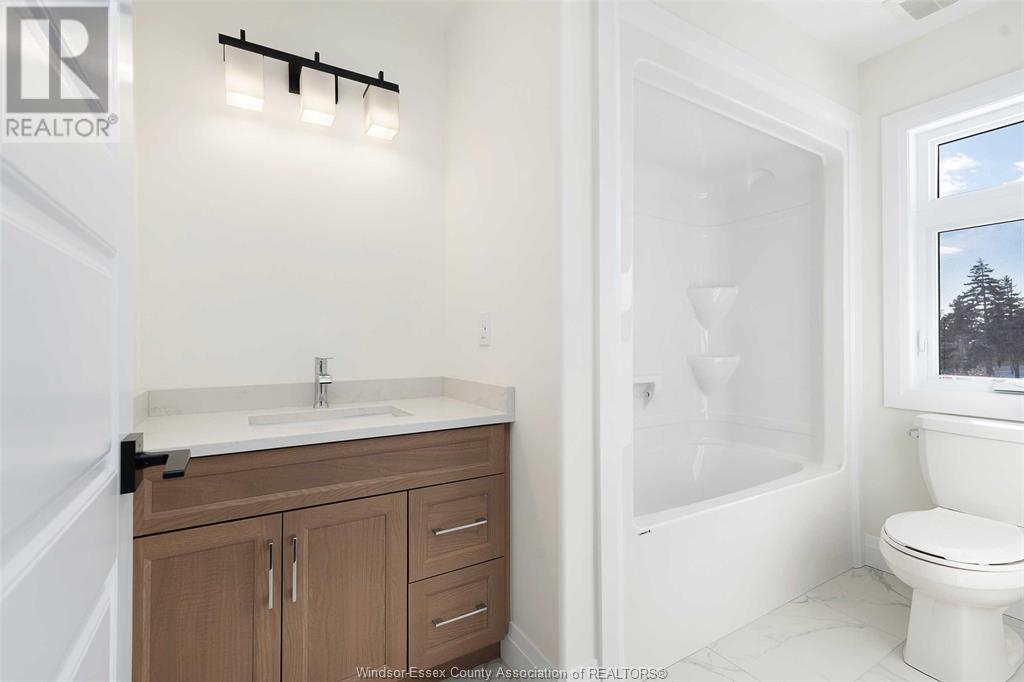 Photo 36 of 2490 Partington Avenue, Windsor ON