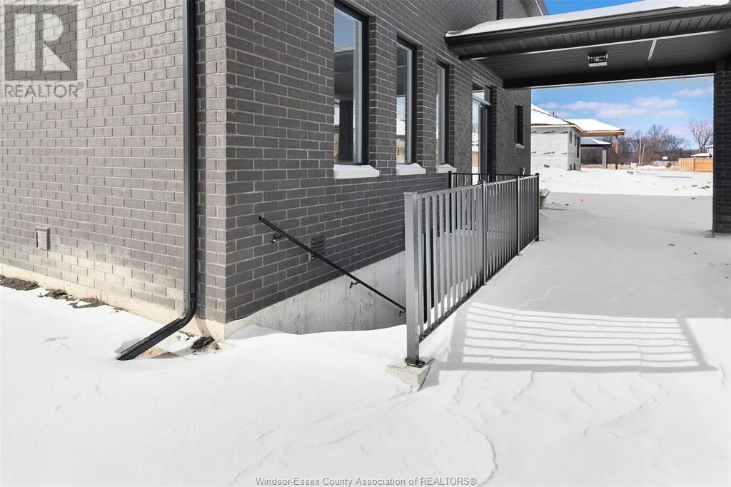 Photo 46 of 2490 Partington Avenue, Windsor ON