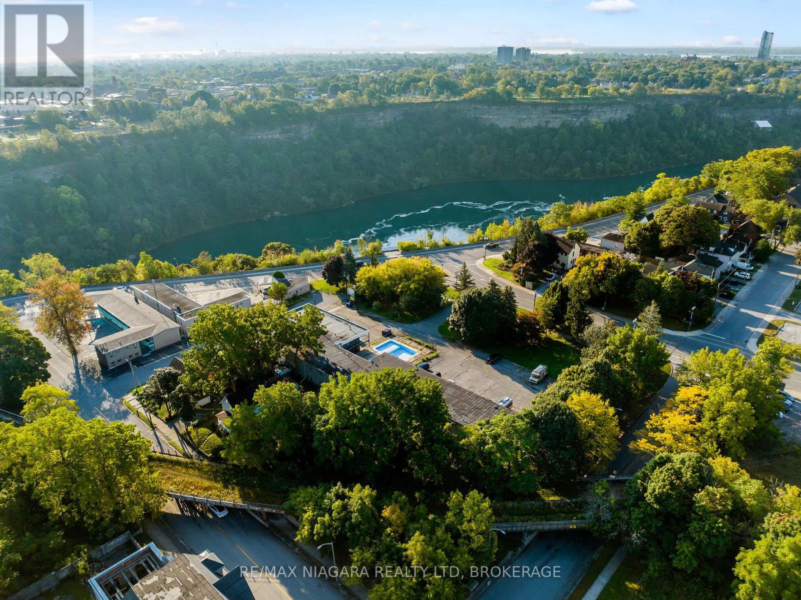 Photo 25 of 4625 Cataract Avenue, Niagara Falls ON